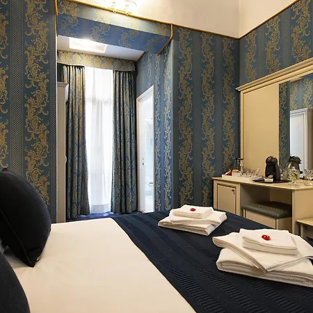 Canova Rooms In Spanish Steps Rome Exterior photo