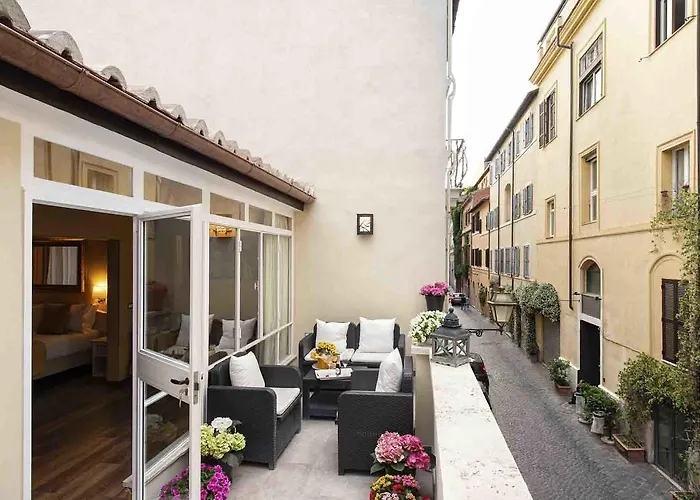 Canova Rooms In Spanish Steps